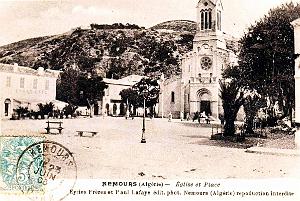 Nemours - Eglise et Place - 1905